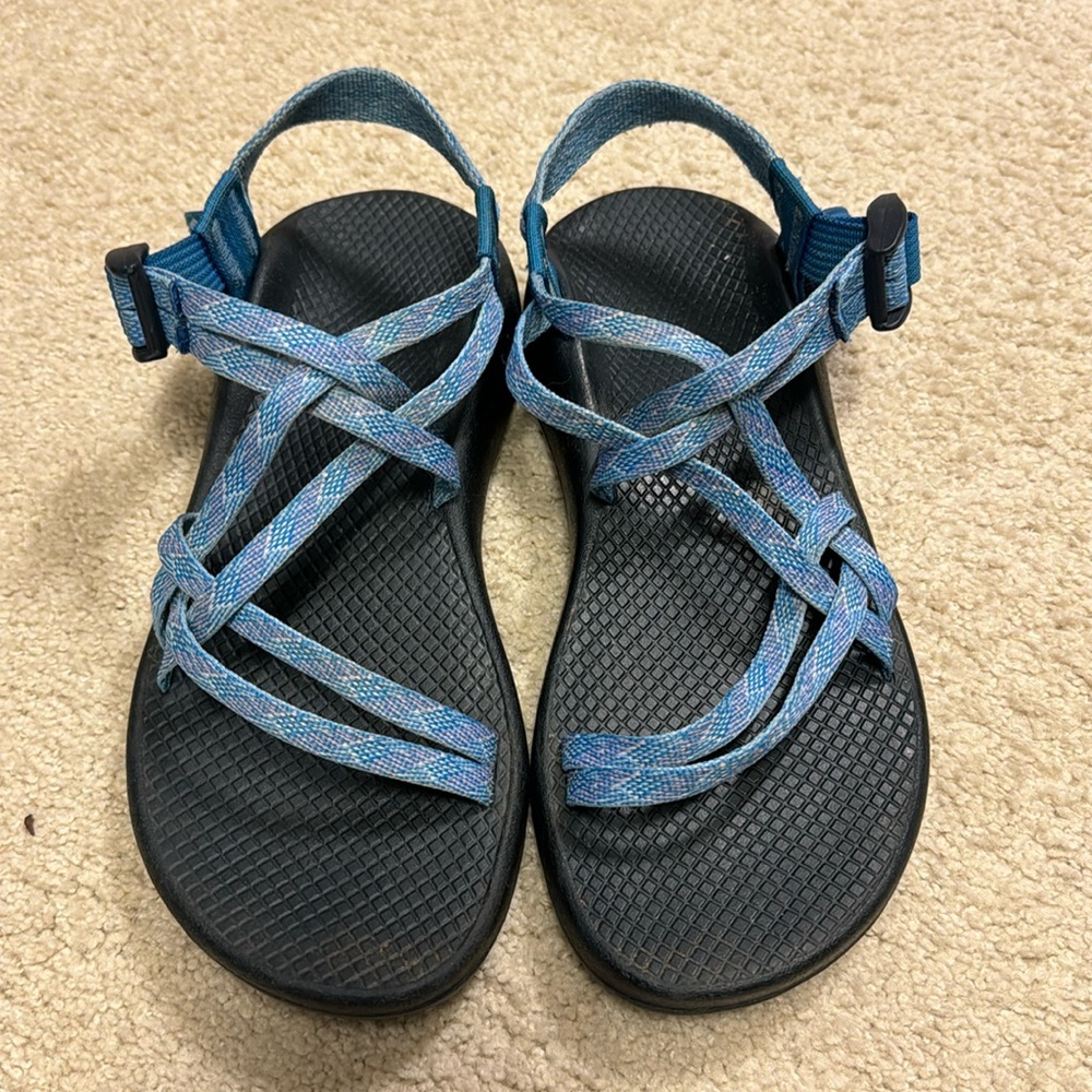 Chacos size 8 blue EUC. Only worn a few times